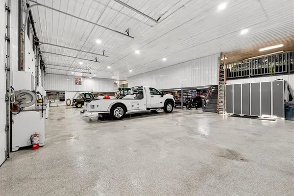 $14,300,000 | 19661 171st Street, Basehor, KS 66007