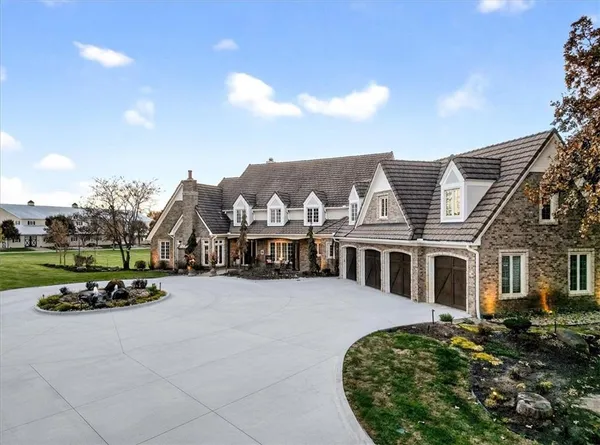 $14,300,000 | 19661 171st Street, Basehor, KS 66007