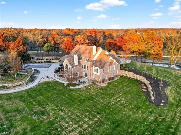 $14,300,000 | 19661 171st Street, Basehor, KS 66007