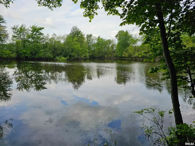 $420,000 | 17225 Akin Blacktop, Unit BLACKTOP, Benton, IL 62812