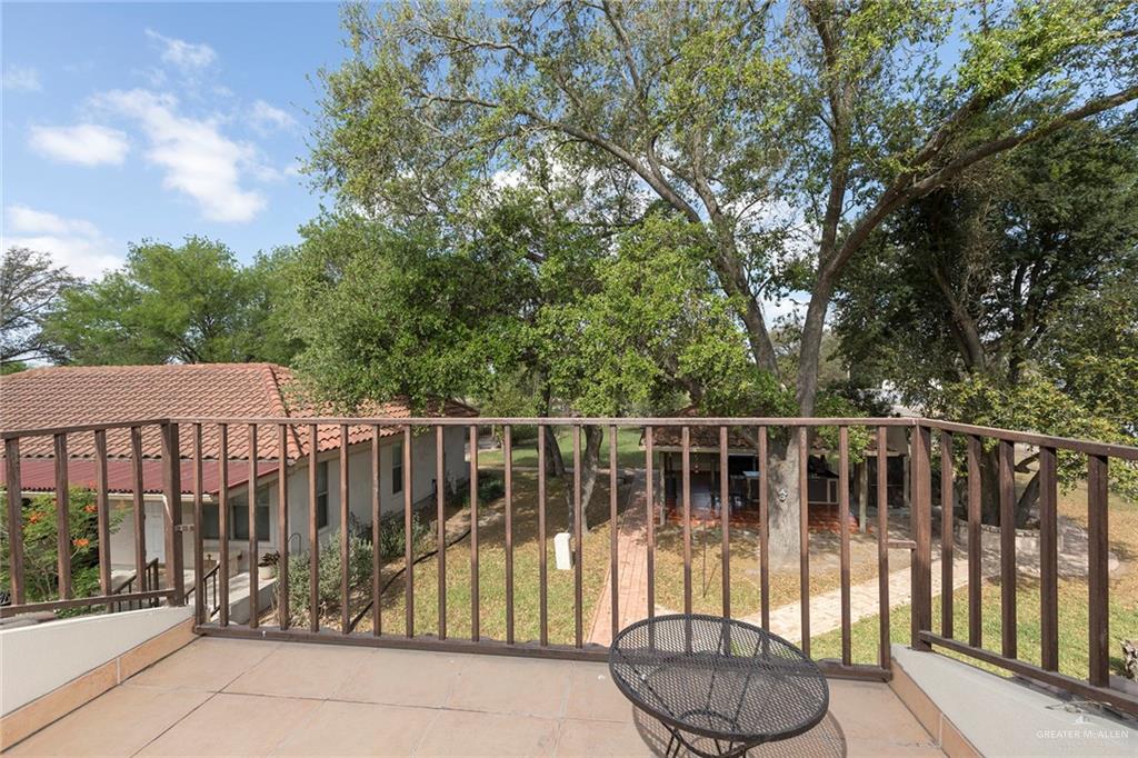 605 South Hutto Road Donna, TX 78537 - Photo 19 of 45 The private balcony faces west and overlooks the backyard. It also allows you the opportunity to enjoy northern breezes and sunsets.