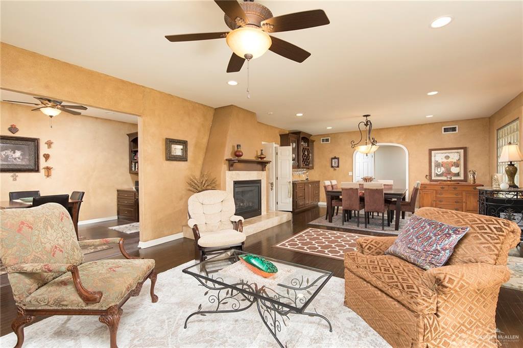 605 South Hutto Road Donna, TX 78537 - Photo 5 of 45 An alcove, currently being utilized as an office/study area, sits adjacent to the formal living room.