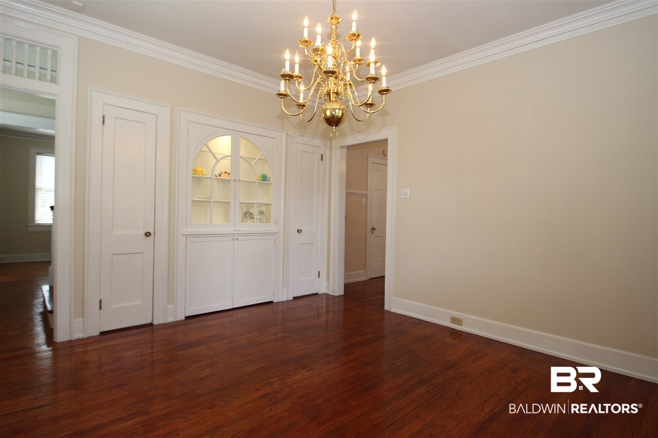 128 South Street Mobile, AL 36606 - Photo 6 of 38