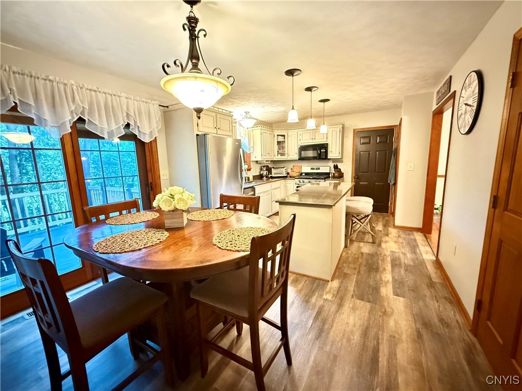 550 Sayles Street Oneida, NY 13421 - Photo 4 of 33