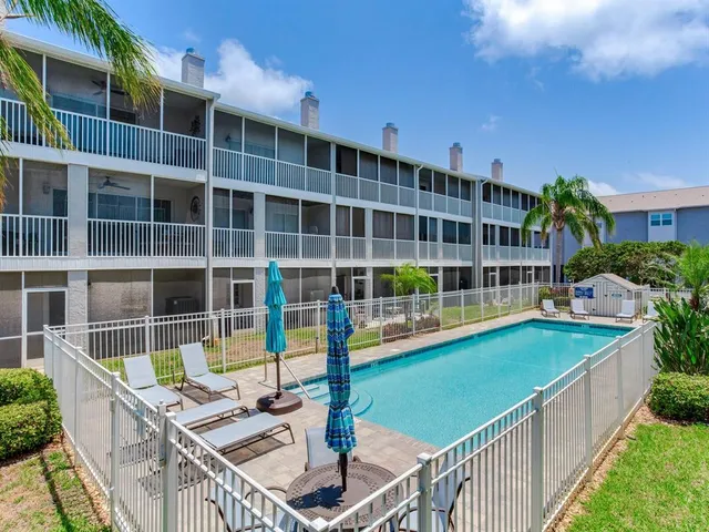 $499,000 | 521 Pinellas Bayway South, Unit 202, St. Petersburg, FL 33715
