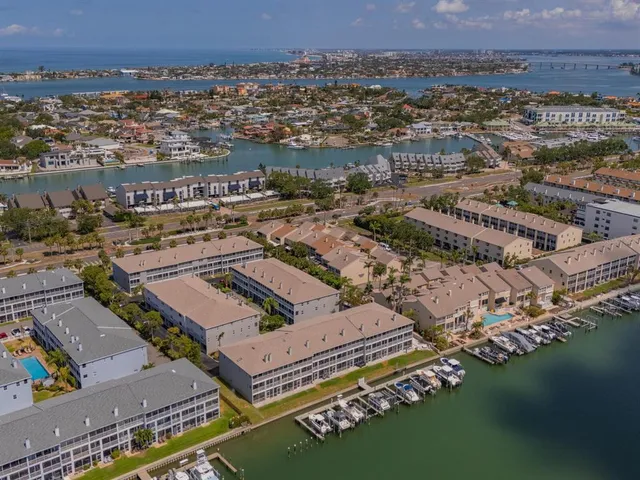 $499,000 | 521 Pinellas Bayway South, Unit 202, St. Petersburg, FL 33715