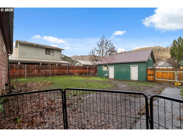 $275,000 | 217 2nd Street, Klickitat, WA 98628