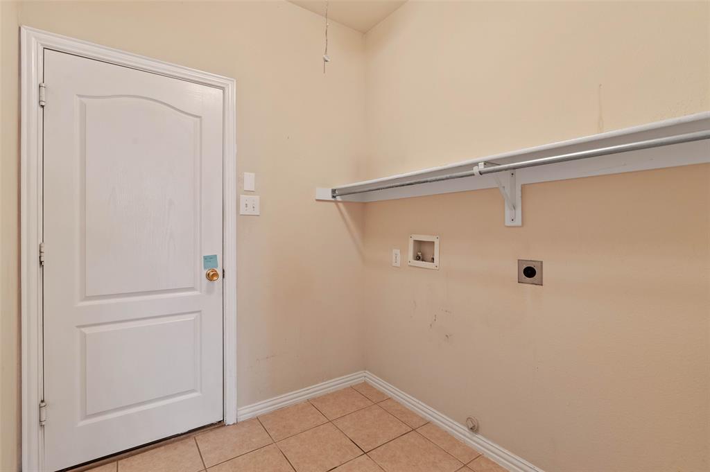 2617 Hollow Ridge Drive Denton, TX 76210 - Photo 28 of 32 a view of a small space