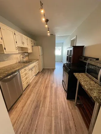 $2,600 | 3311 West Tyson Avenue, Tampa, FL 33611