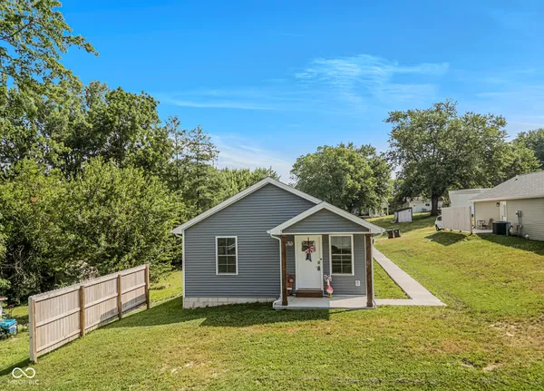 $215,000 | 1109 West Vine Street, Brownstown, IN 47220
