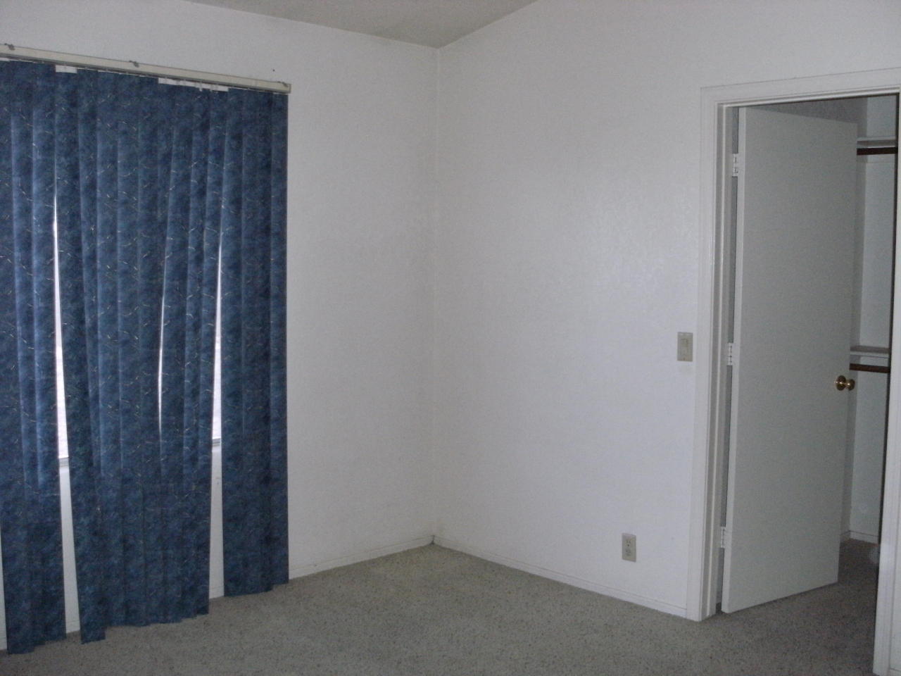 8548 West Ocotillo Road Glendale, AZ 85305 - Photo 6 of 11 Master bedroom