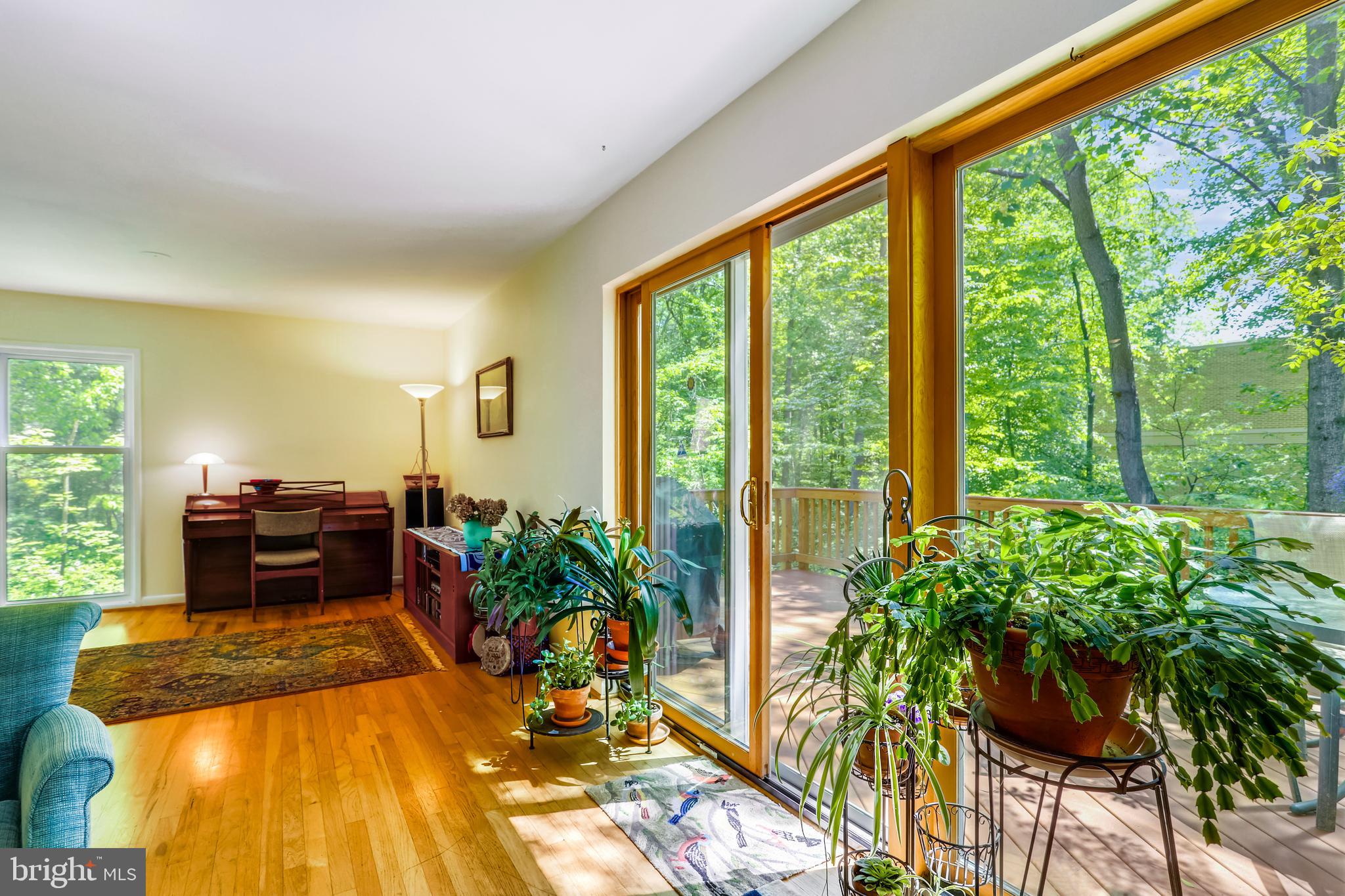 1658 Wainwright Drive Reston, VA 20190 - Photo 38 of 103 Living Room