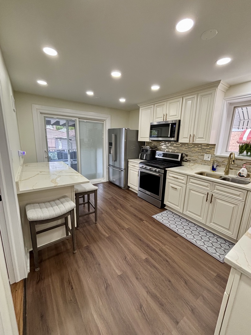 4100 West 81st Street Chicago, IL 60652 - Photo 8 of 38