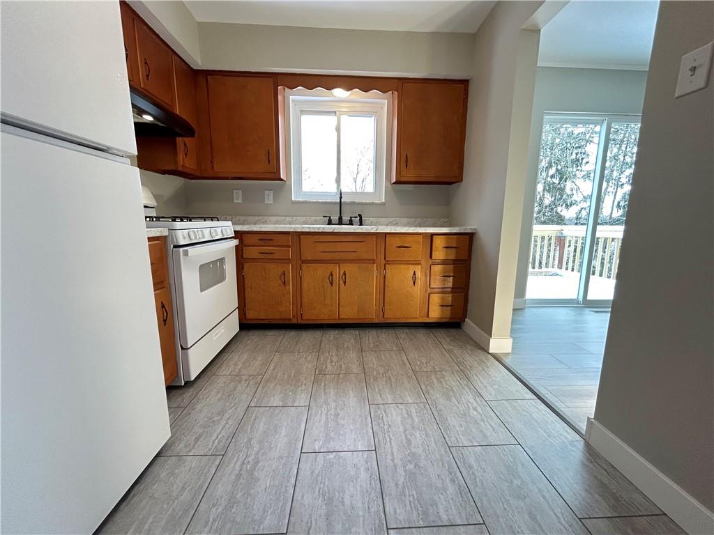 583 Cumberland Road Pittsburgh, PA 15237 - Photo 3 of 25 New flooring