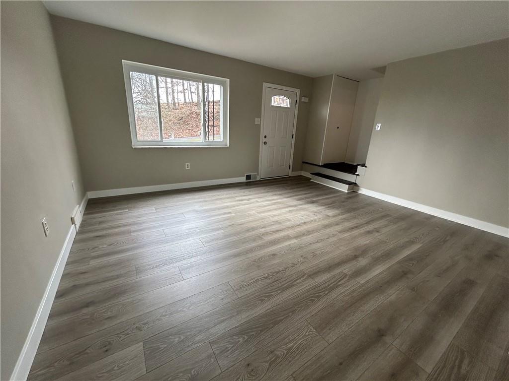 583 Cumberland Road Pittsburgh, PA 15237 - Photo 8 of 25 New flooring and trim