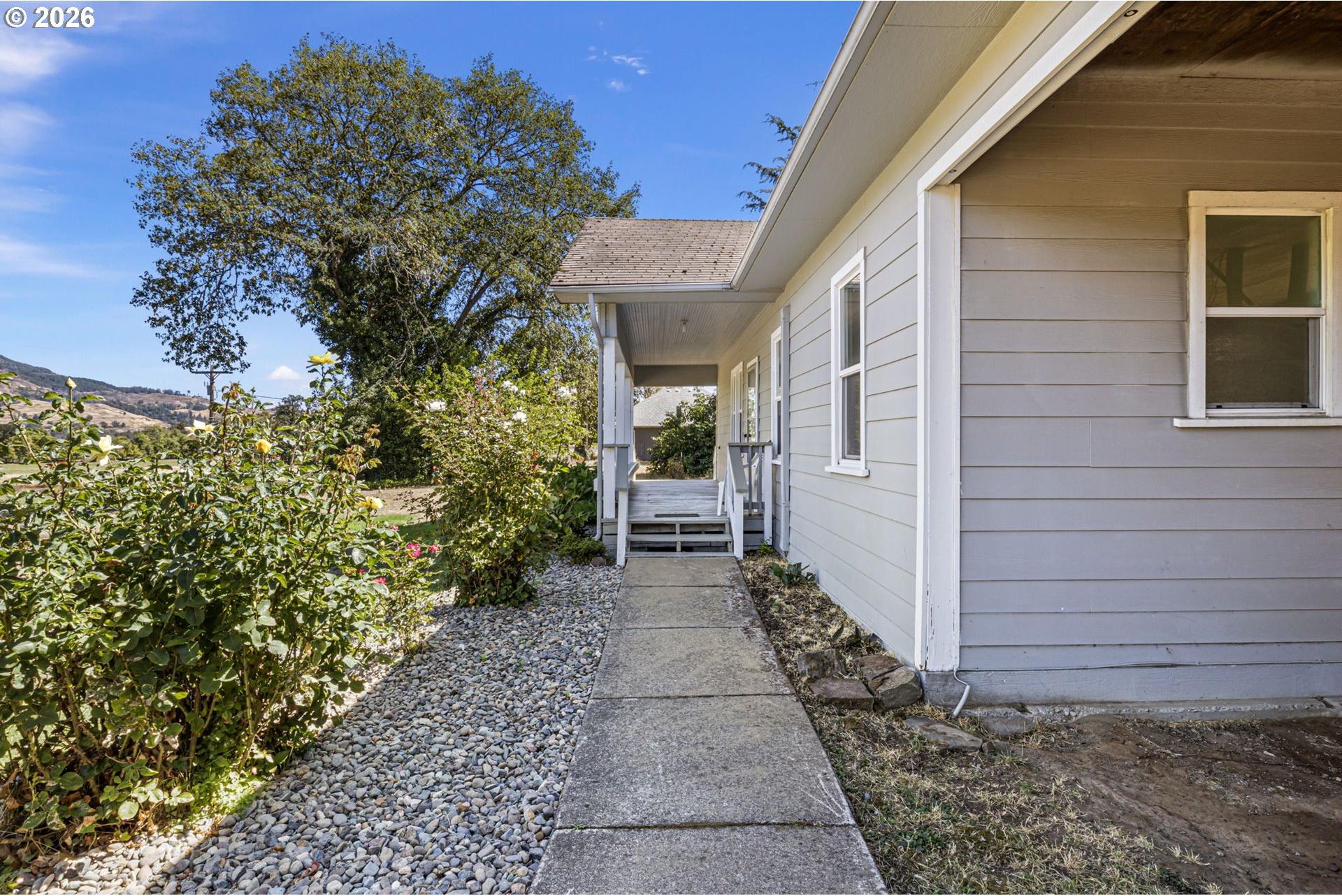 2206 Hubbard Creek Road Umpqua, OR 97486 - Photo 5 of 43 Gallery Image 5