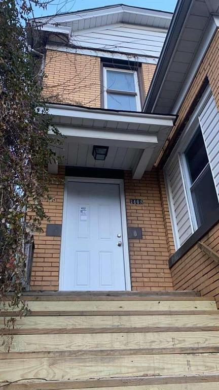 1408 Broadway Avenue McKees Rocks, PA 15136 - Photo 2 of 17 a view of entryway