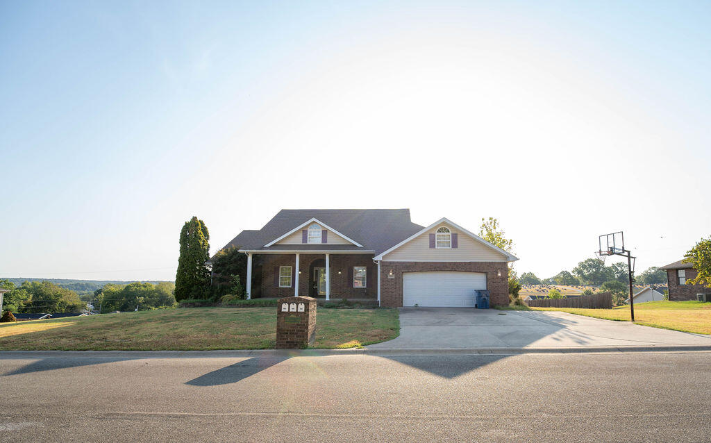 1301 Fox Ridge Lane Neosho, MO 64850 - Photo 2 of 39 _DSC3323-HDR