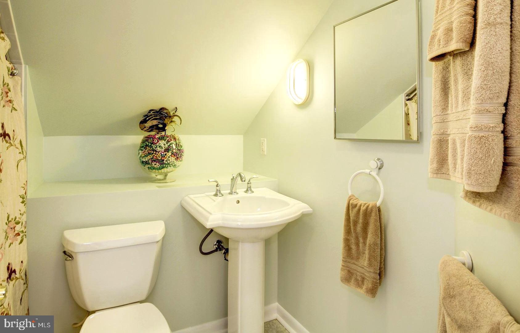 673 Red Cedar Road Annapolis, MD 21409 - Photo 27 of 46 En Suite Bath for 2nd Upper Level Bedroom
