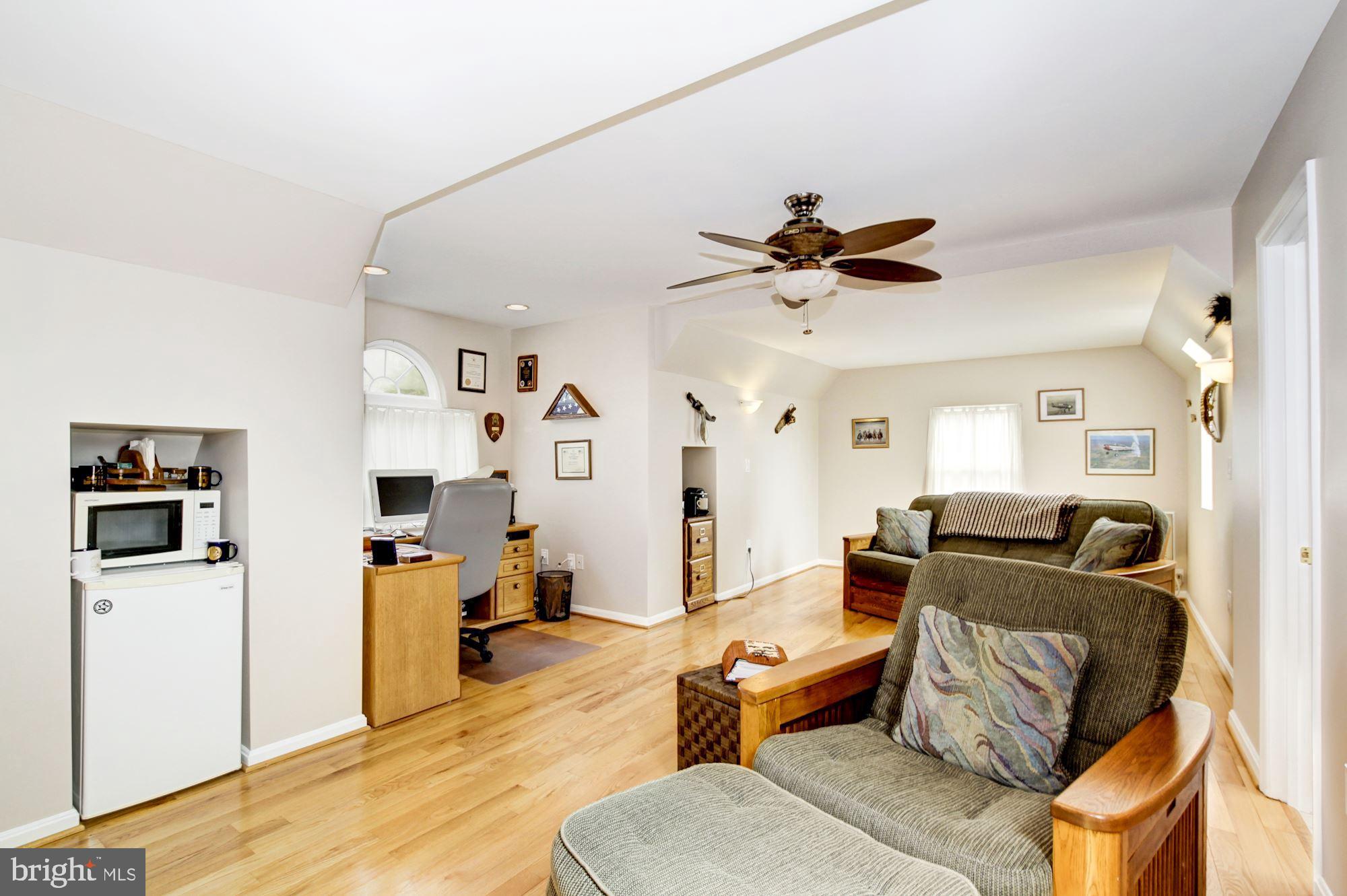 673 Red Cedar Road Annapolis, MD 21409 - Photo 32 of 46 Rec Room/ Office/ Guest Room . Alcove Kitchenette