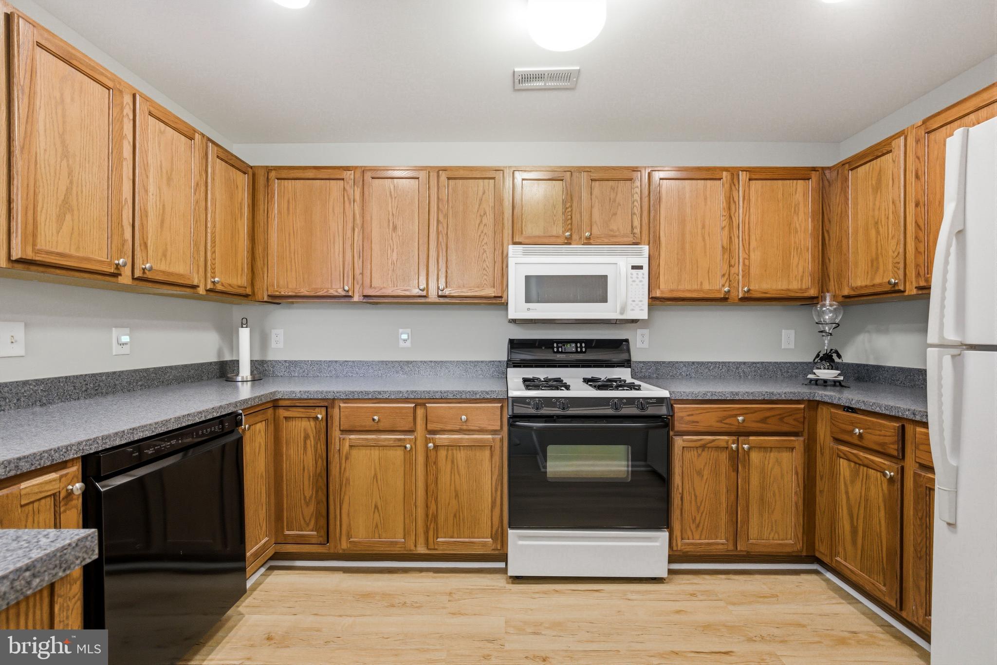 155 Natalie Road Delran, NJ 08075 - Photo 15 of 33 Kitchen