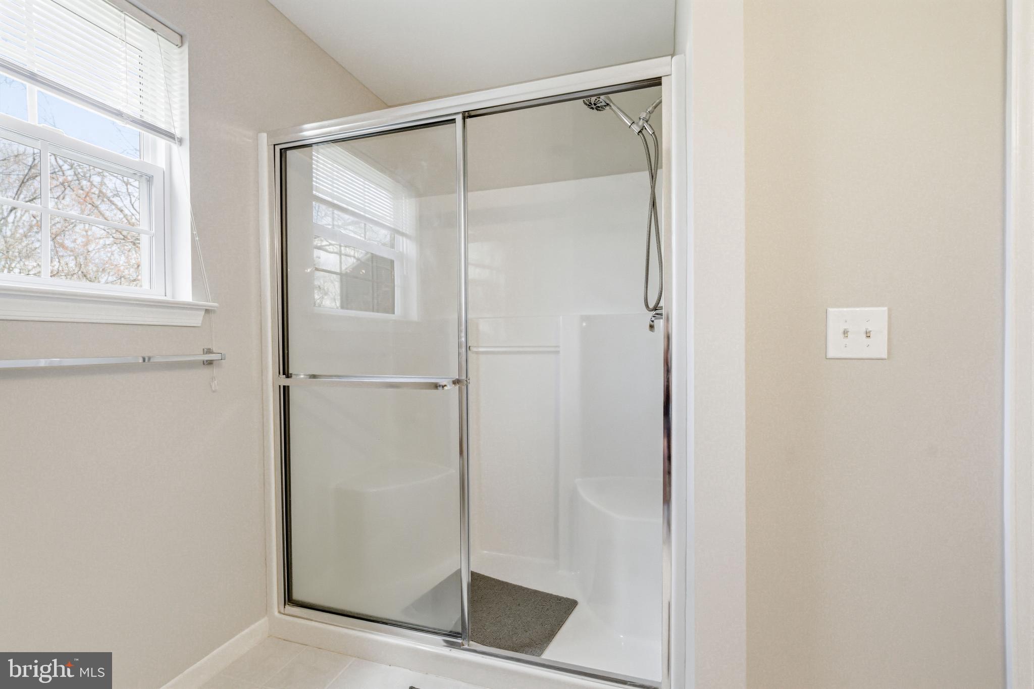 155 Natalie Road Delran, NJ 08075 - Photo 23 of 33 Primary Bathroom