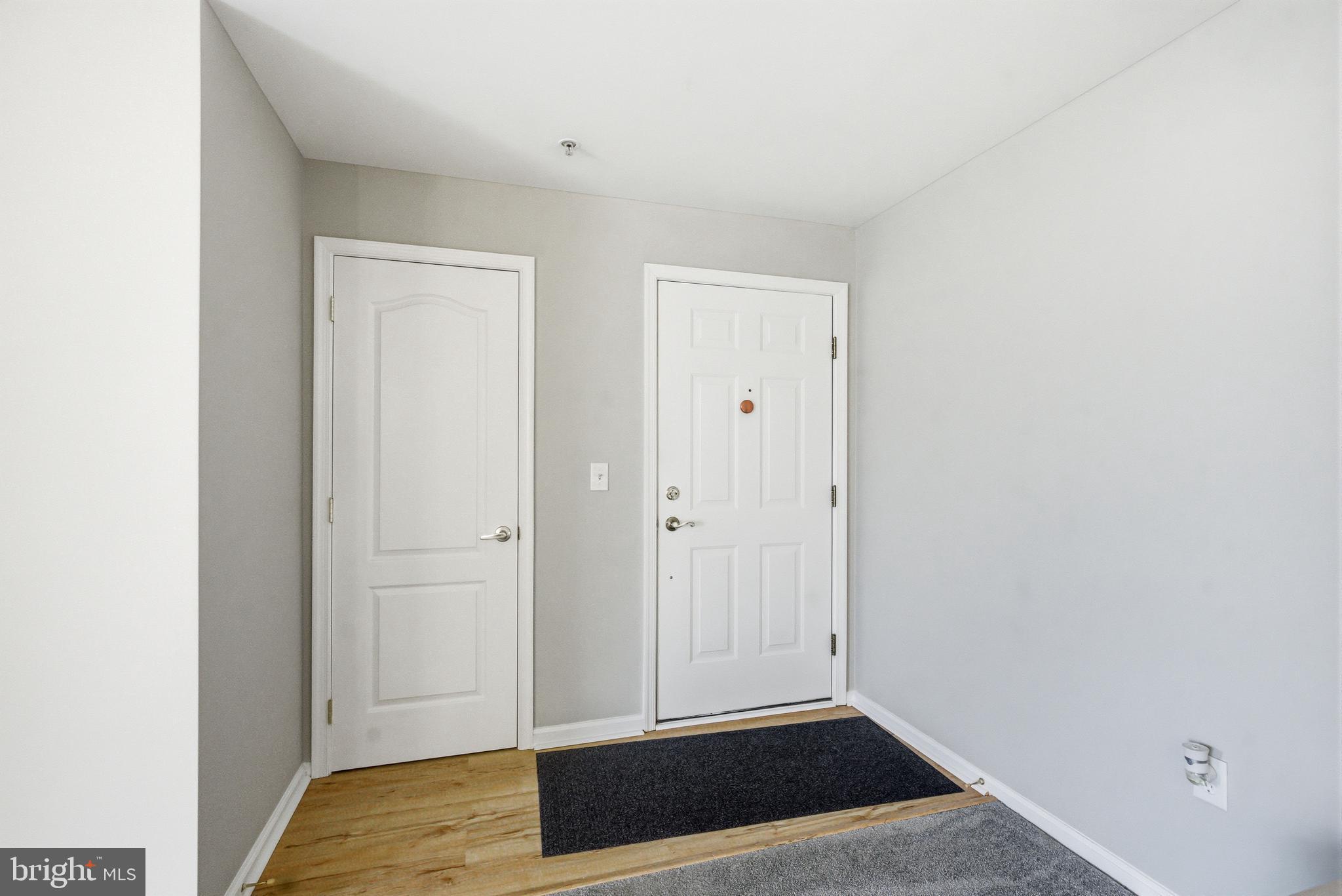 155 Natalie Road Delran, NJ 08075 - Photo 6 of 33 Foyer