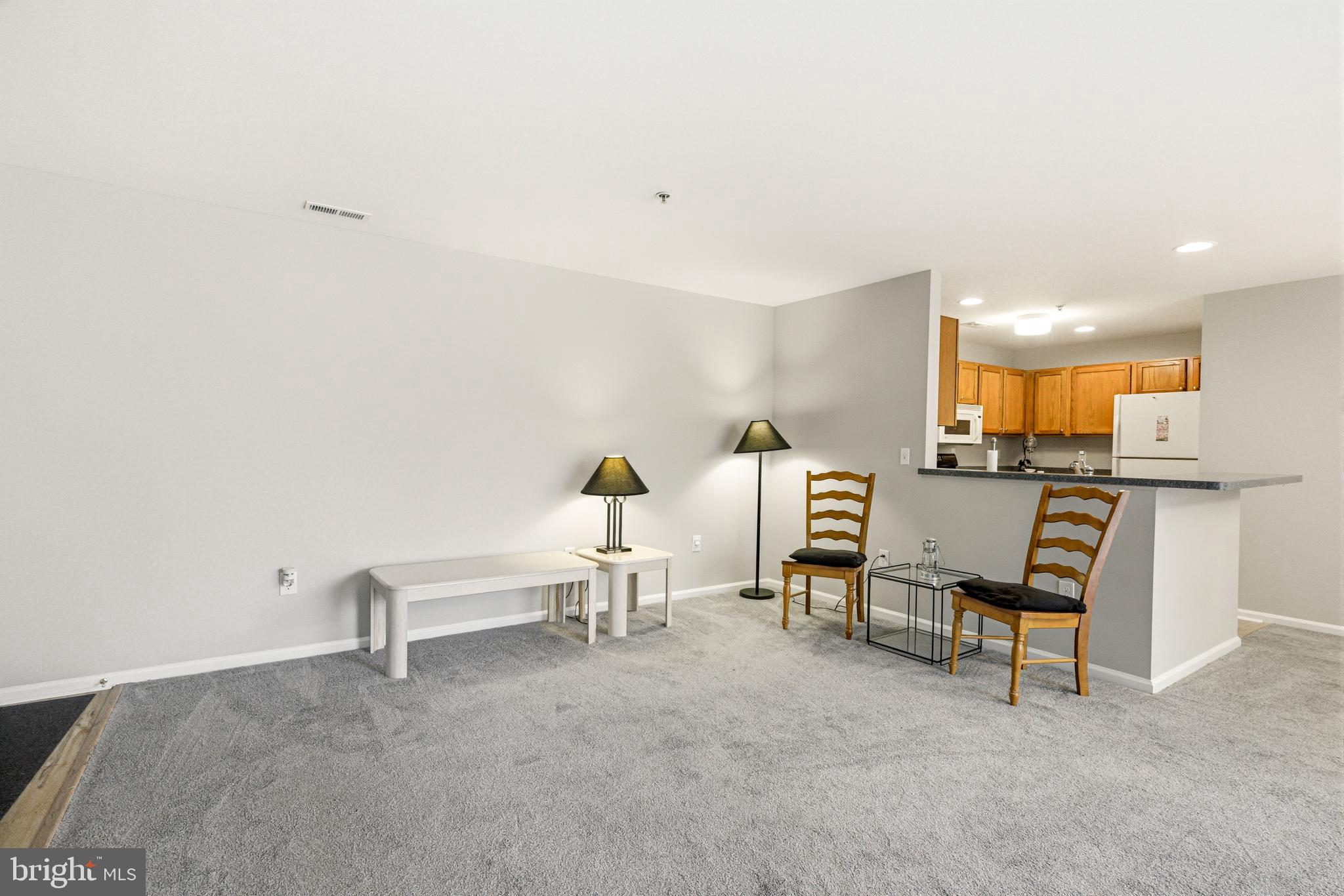 155 Natalie Road Delran, NJ 08075 - Photo 9 of 33 Living Room