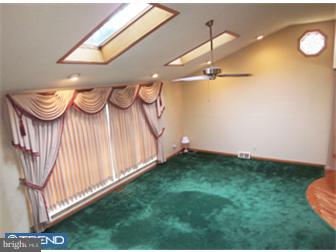 1032 Hoven Road Philadelphia, PA 19115 - Photo 4 of 12 Gallery Image 4