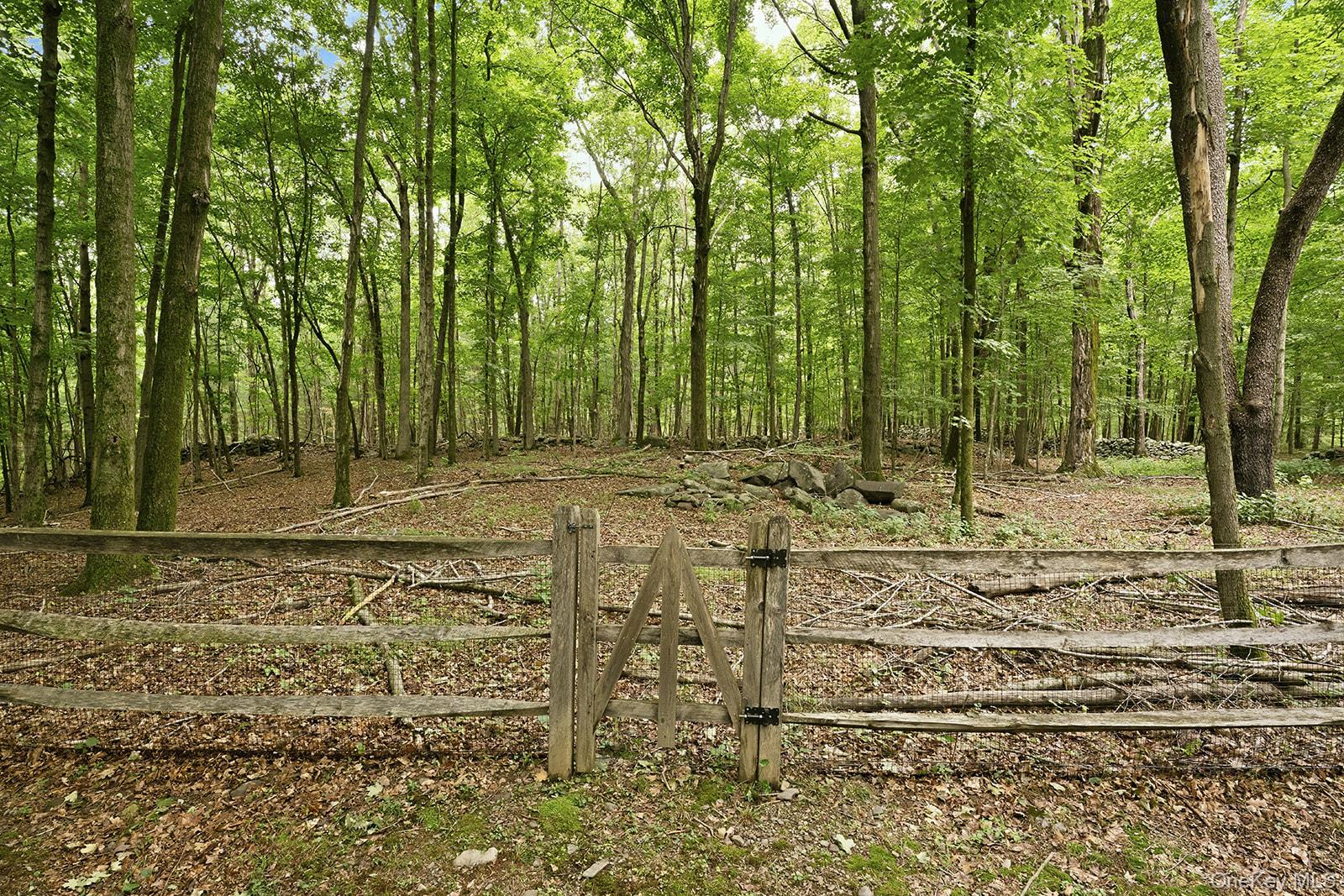 252 Vly Atwood Road Stone Ridge, NY 12484 - Photo 37 of 43 Post and beam fence is screened to enclose pets and children