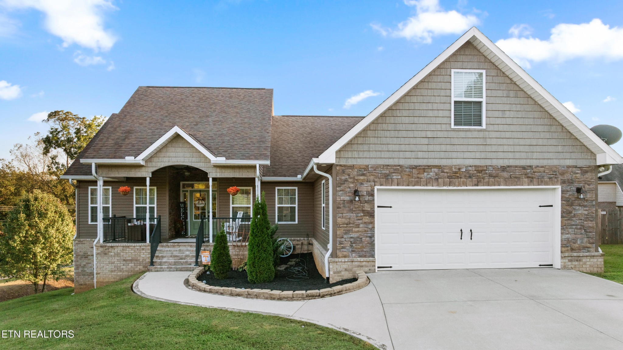 5524 Shadow Branch Lane Corryton, TN 37721 - Photo 2 of 52