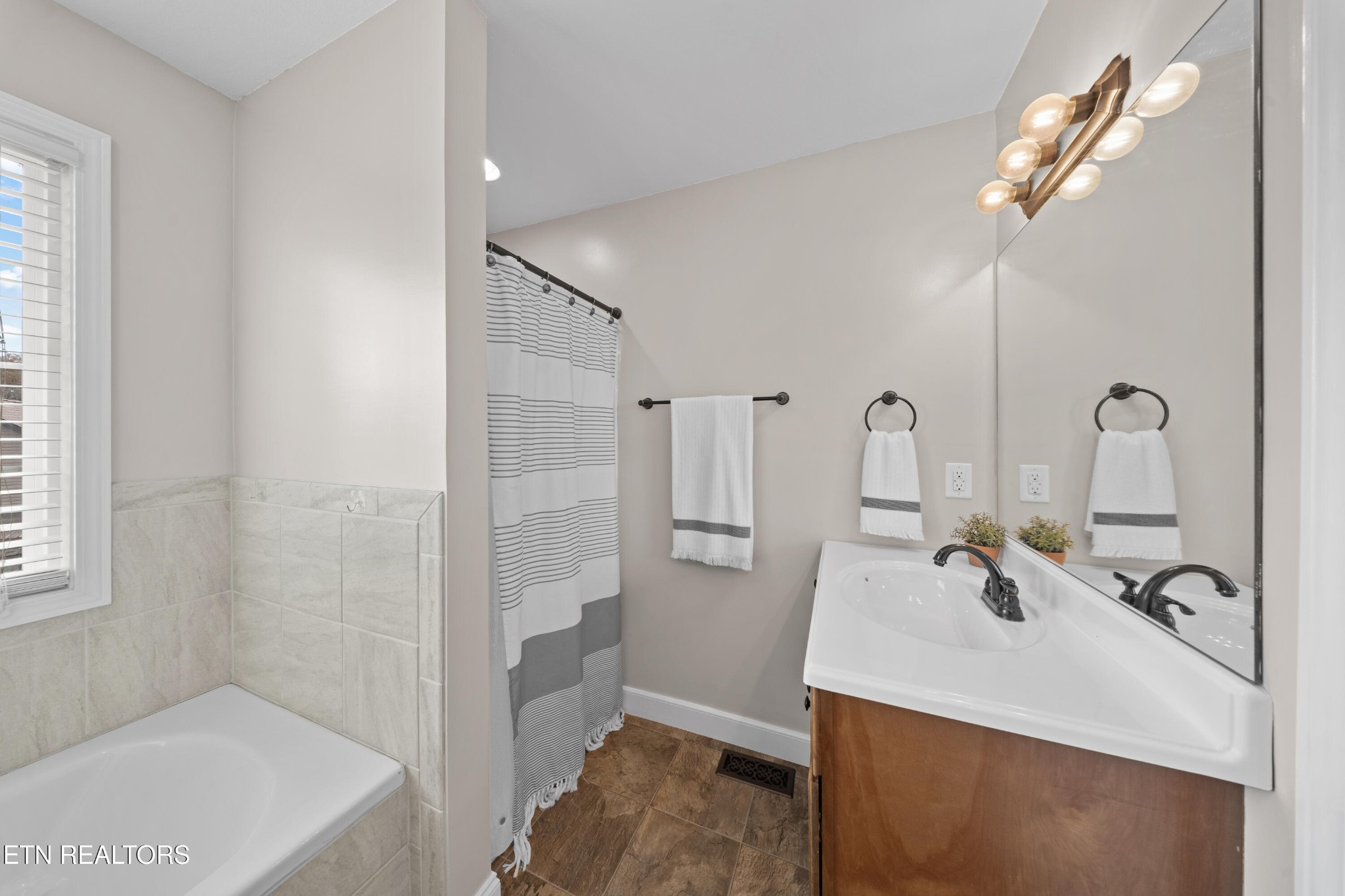 5524 Shadow Branch Lane Corryton, TN 37721 - Photo 27 of 52