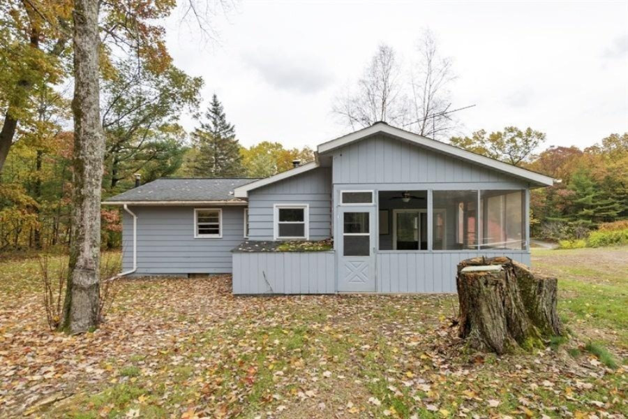 4381 South Maple Island Road Twin Lake, MI 49457 - Photo 20 of 25 21_4381MAPLEISLANDRD_2021_LowRes