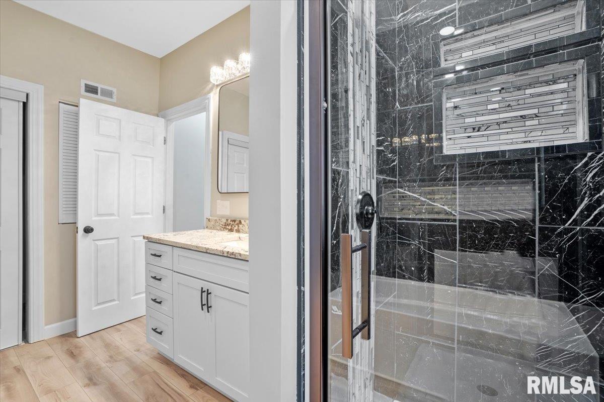 1722 North Peoria Road Springfield, IL 62702 - Photo 14 of 27