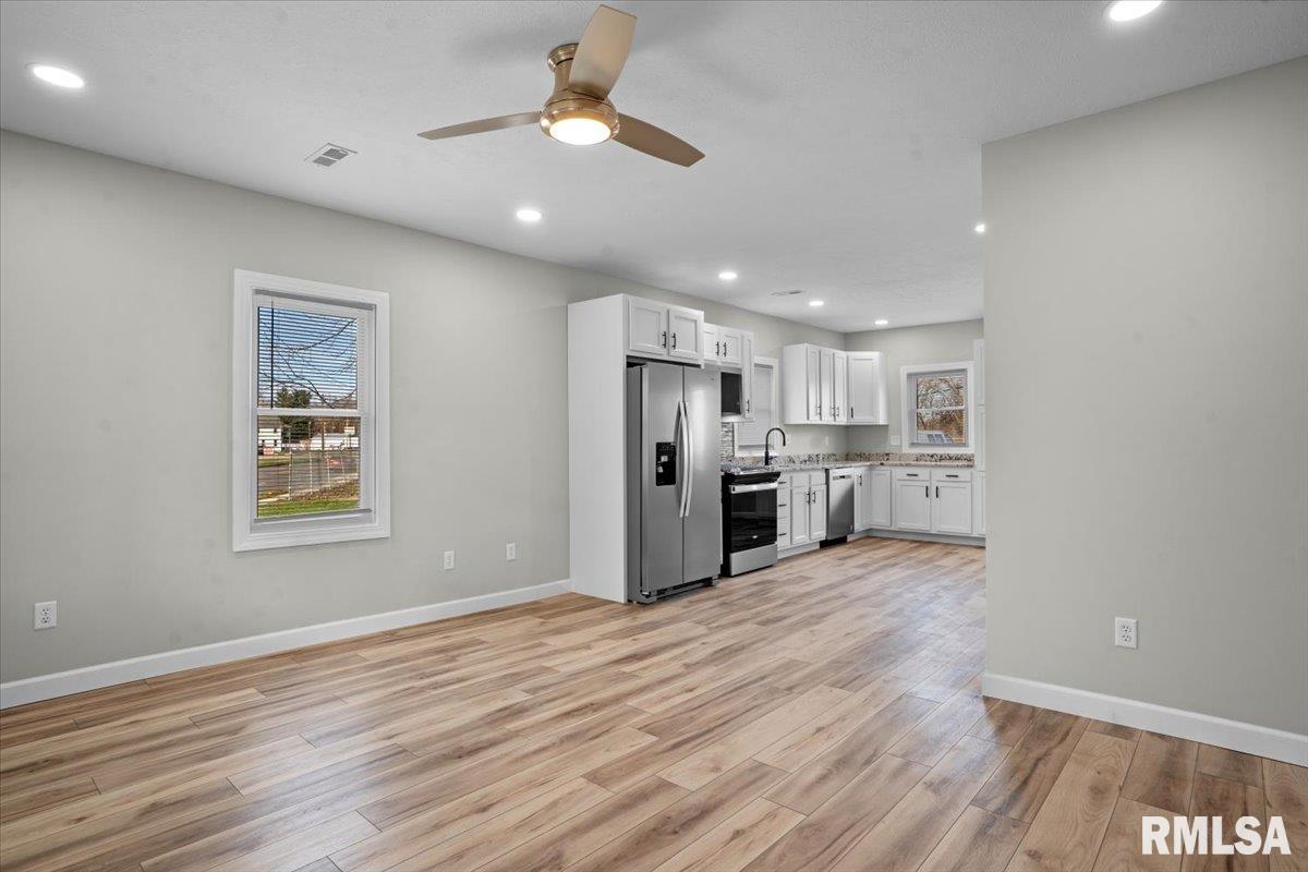 1722 North Peoria Road Springfield, IL 62702 - Photo 4 of 27