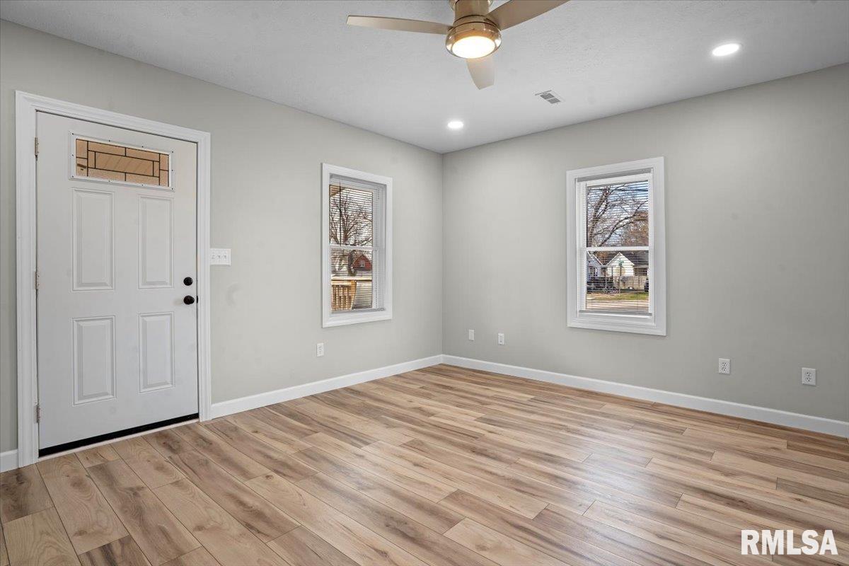1722 North Peoria Road Springfield, IL 62702 - Photo 7 of 27