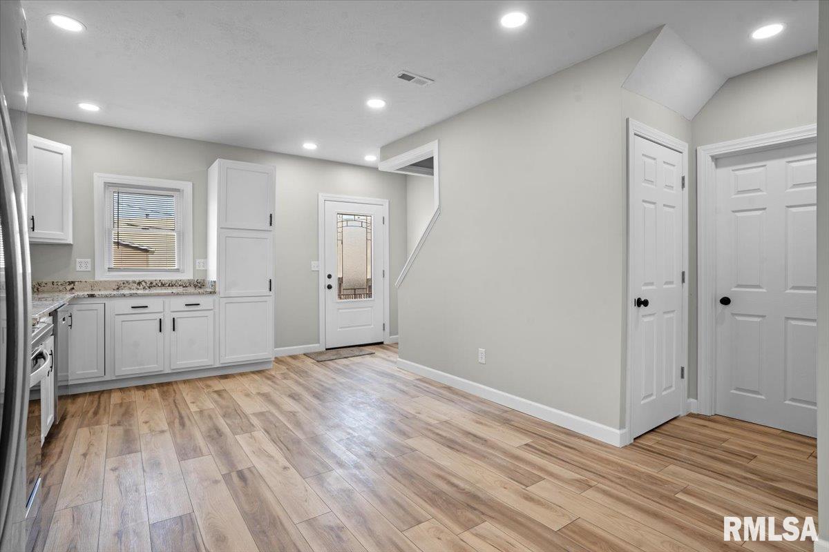 1722 North Peoria Road Springfield, IL 62702 - Photo 9 of 27