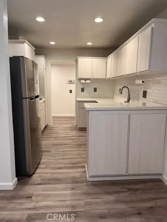 $3,349 | 22041 Costanso Street, Unit 103, Woodland Hills, CA 91364