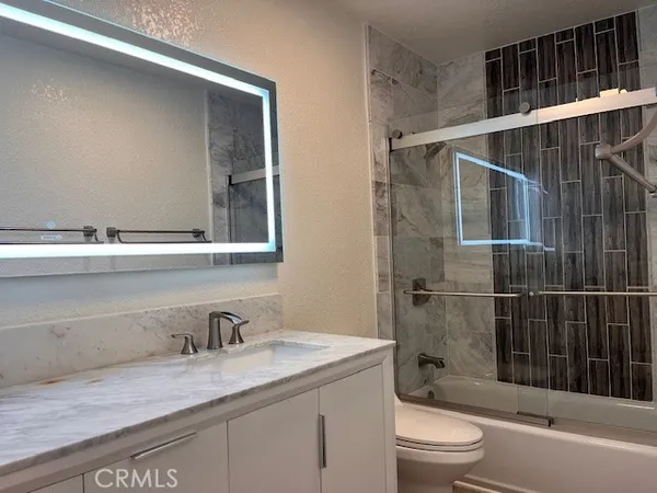 $3,349 | 22041 Costanso Street, Unit 103, Woodland Hills, CA 91364