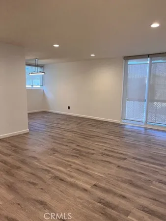 $3,349 | 22041 Costanso Street, Unit 103, Woodland Hills, CA 91364