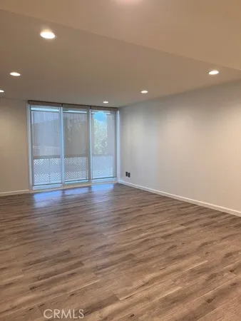 $3,349 | 22041 Costanso Street, Unit 103, Woodland Hills, CA 91364