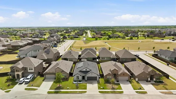 $2,750 | 1861 Arbor Drive, Forney, TX 75126