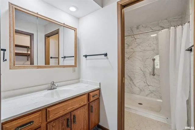 $249,900 | 5311 38th Avenue, Unit 10, Moline, IL 61265