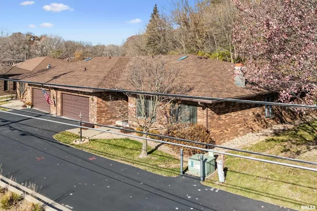 $249,900 | 5311 38th Avenue, Unit 10, Moline, IL 61265