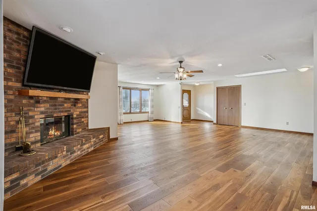 $249,900 | 5311 38th Avenue, Unit 10, Moline, IL 61265