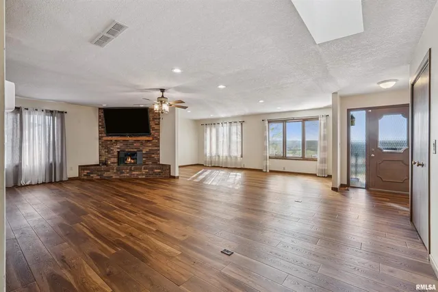 $249,900 | 5311 38th Avenue, Unit 10, Moline, IL 61265