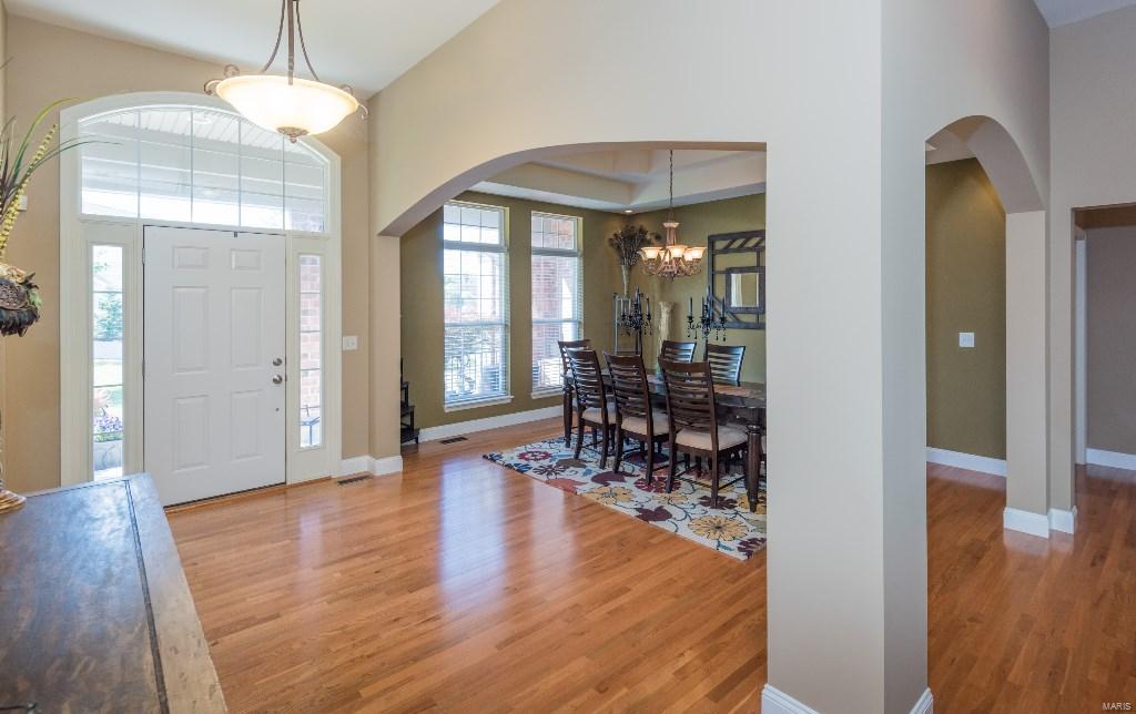 723 Castle Tower Drive Ballwin, MO 63021 - Photo 5 of 40