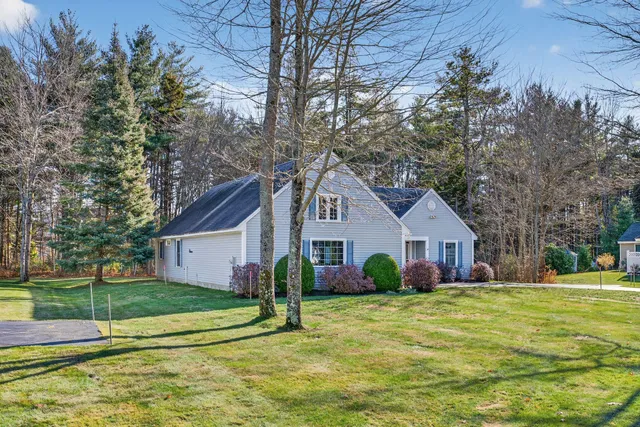 $750,000 | 9 Coralburst Lane, Scarborough, ME 04074