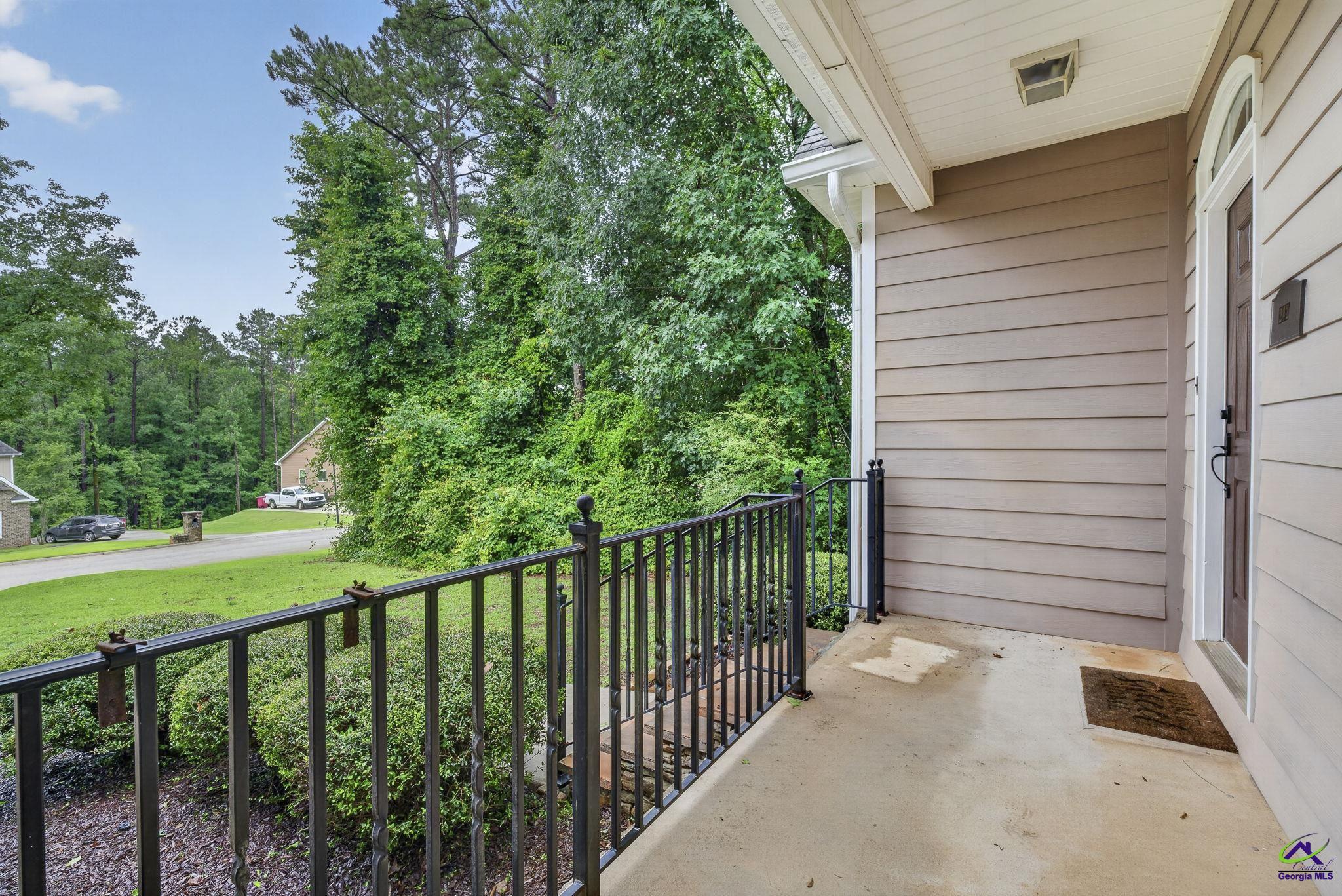 242 Carsons Walk Macon, GA 31206 - Photo 8 of 61