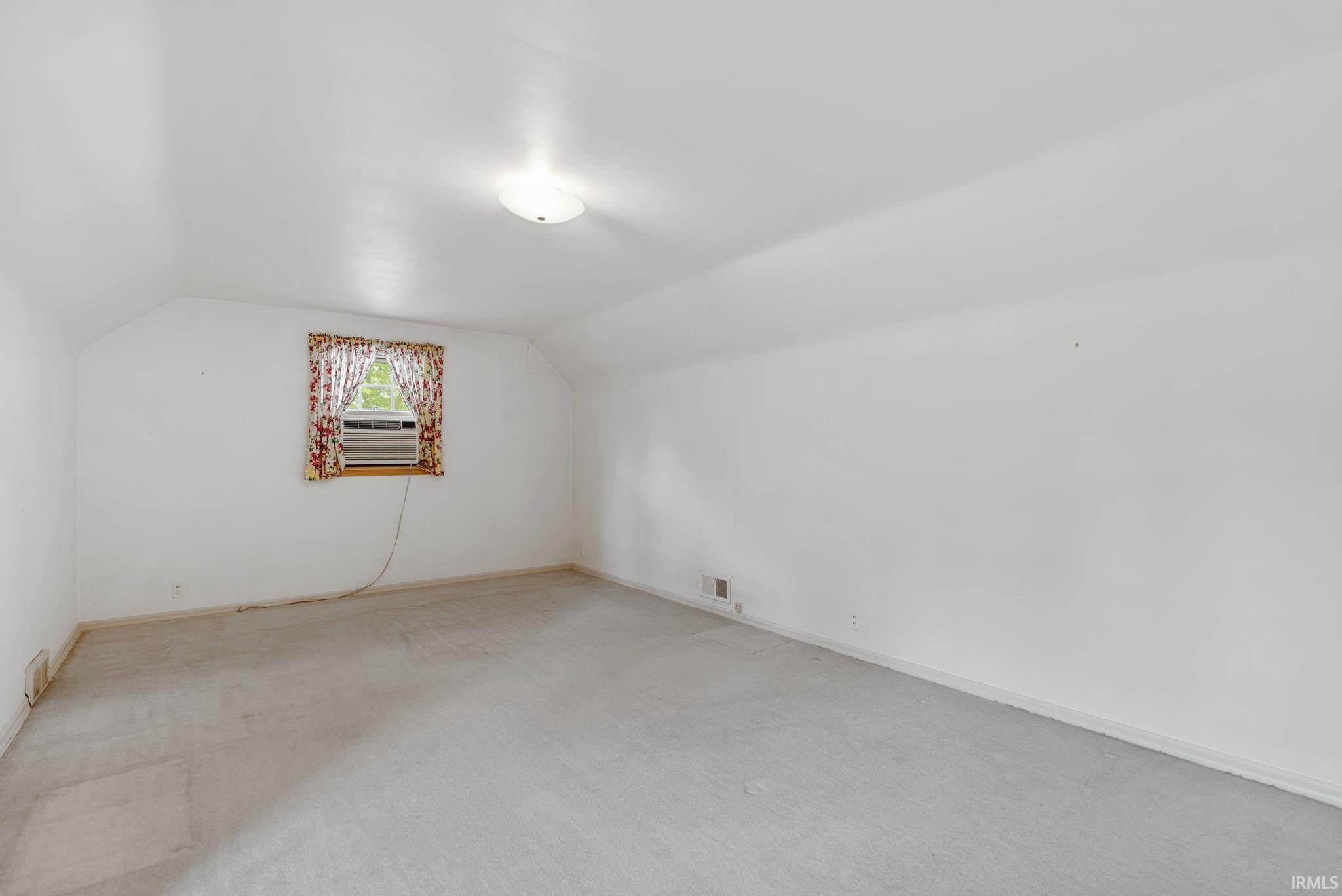 1502 Hawthorn Road Fort Wayne, IN 46802 - Photo 23 of 34